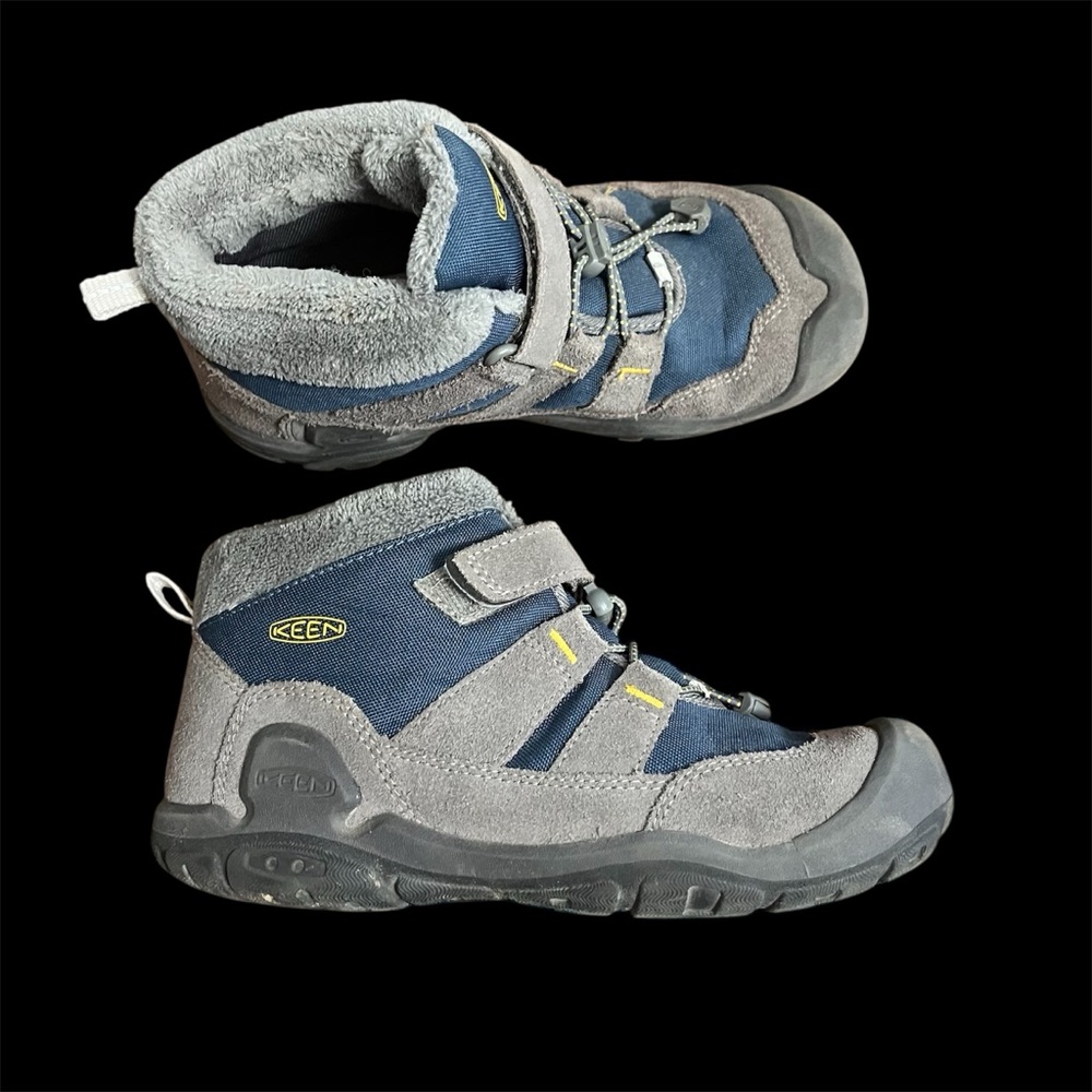 KEEN Kids' Blue and Gray Boots Easy on/off Size 3